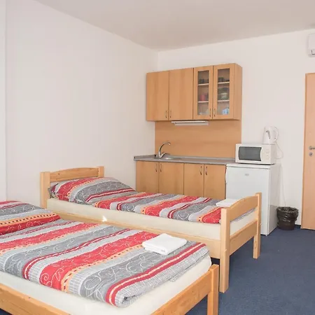 Lihovar *** 3* Rouchovany