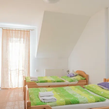 Lihovar *** 3* Rouchovany
