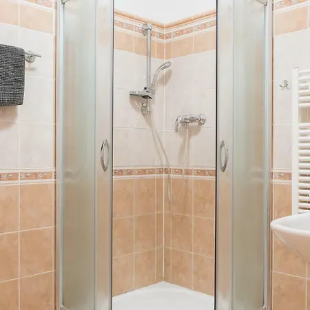 Guest house Lihovar ***